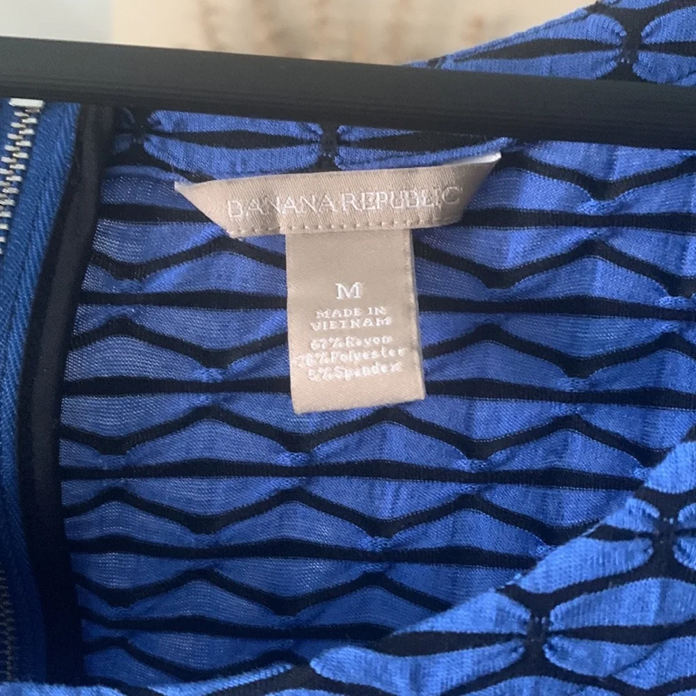 COPY - Cute and like new Banana Republic brand - Picture 2 of 4